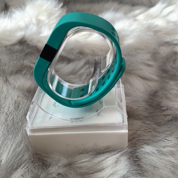 EDI Fitness and Activity Tracker - Picture 7 of 16